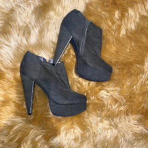 Vintage Faux Suede fashion olive  green chunky heels boots Sz 9